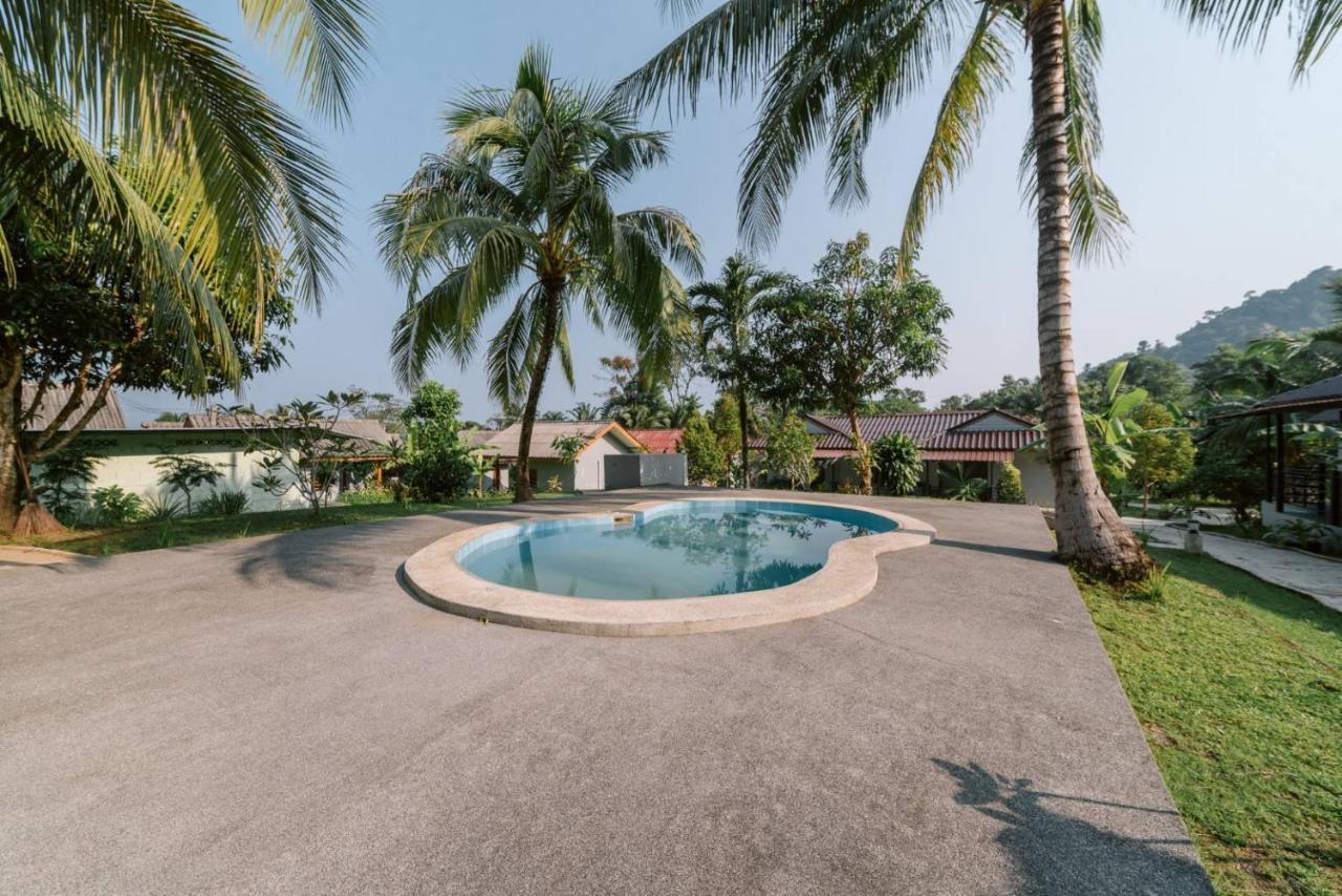 Surfer'S Village Khao Lak Exterior foto
